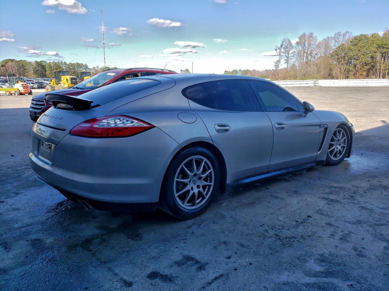2013 PORSCHE Panamera