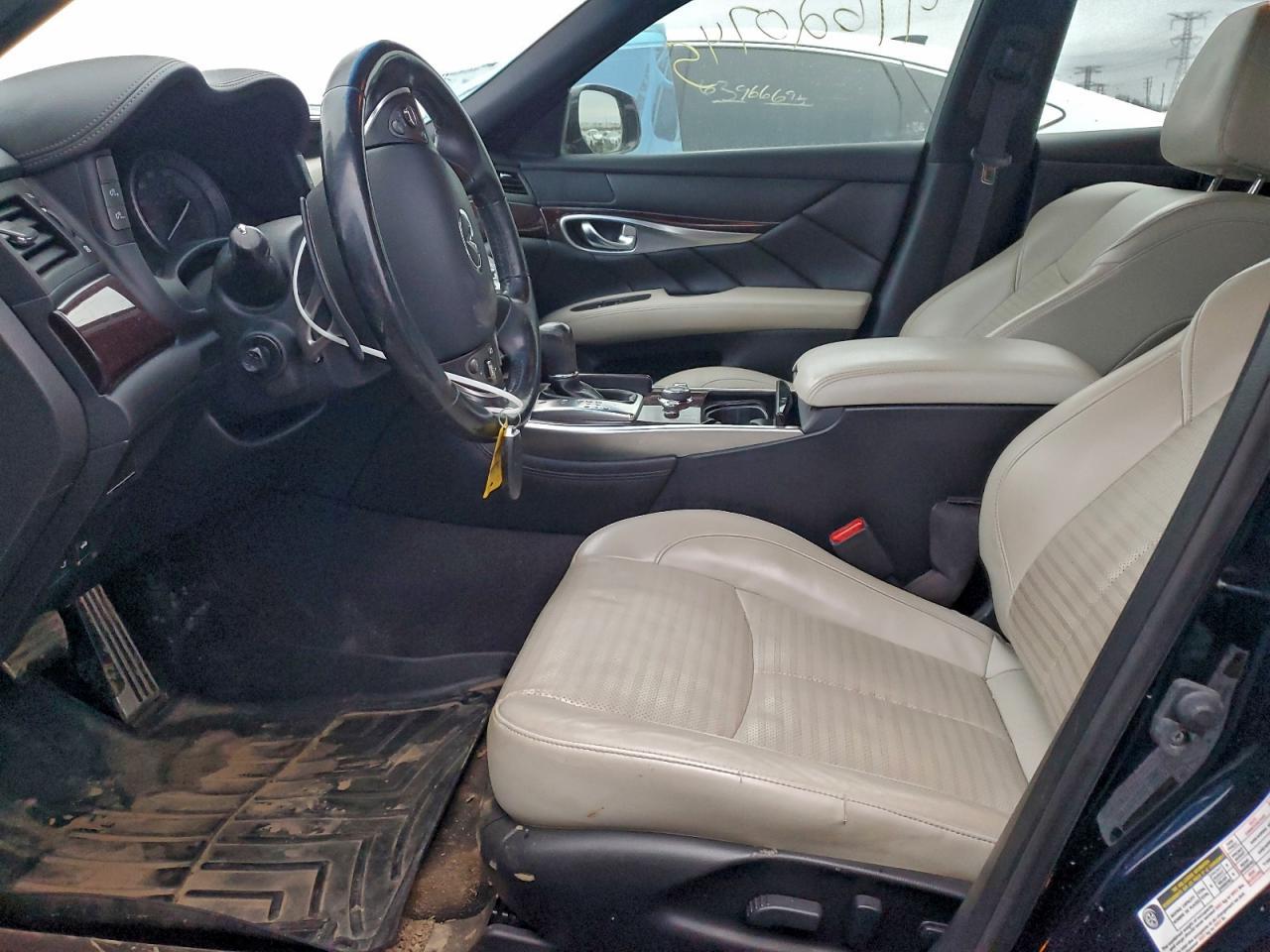 2016 INFINITI Q70