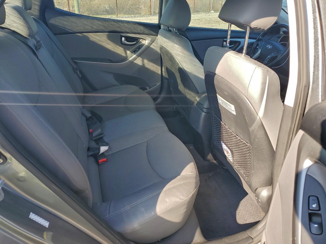 2016 HYUNDAI ELANTRA