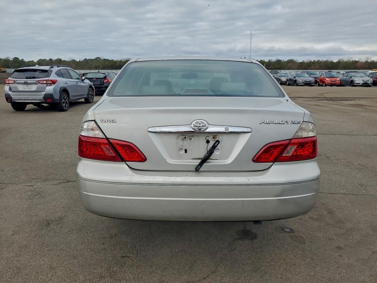 2004 TOYOTA Avalon