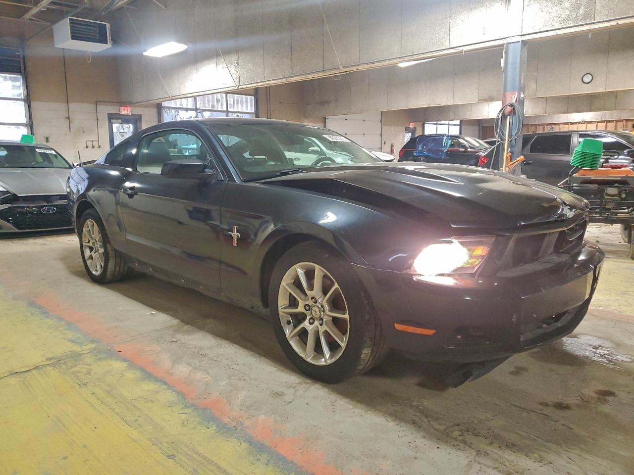 2011 FORD MUSTANG