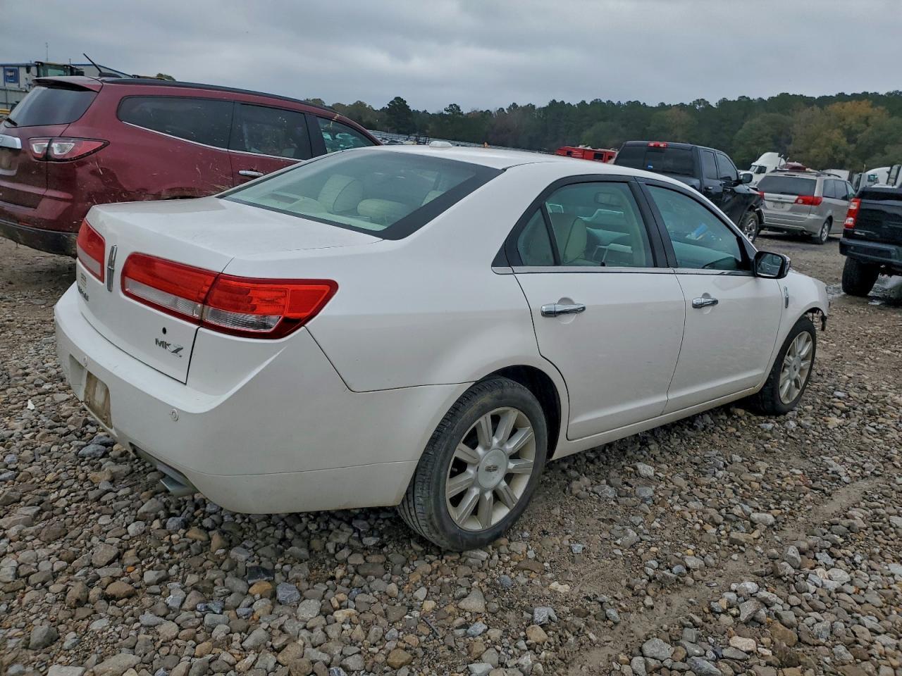 2011 LINCOLN MKZ