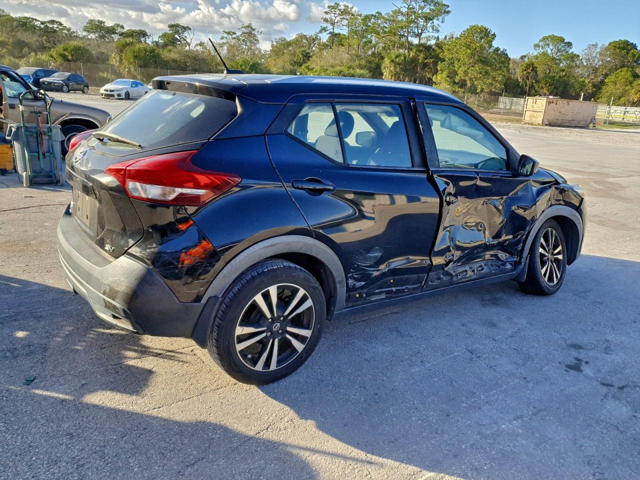 2018 NISSAN KICKS