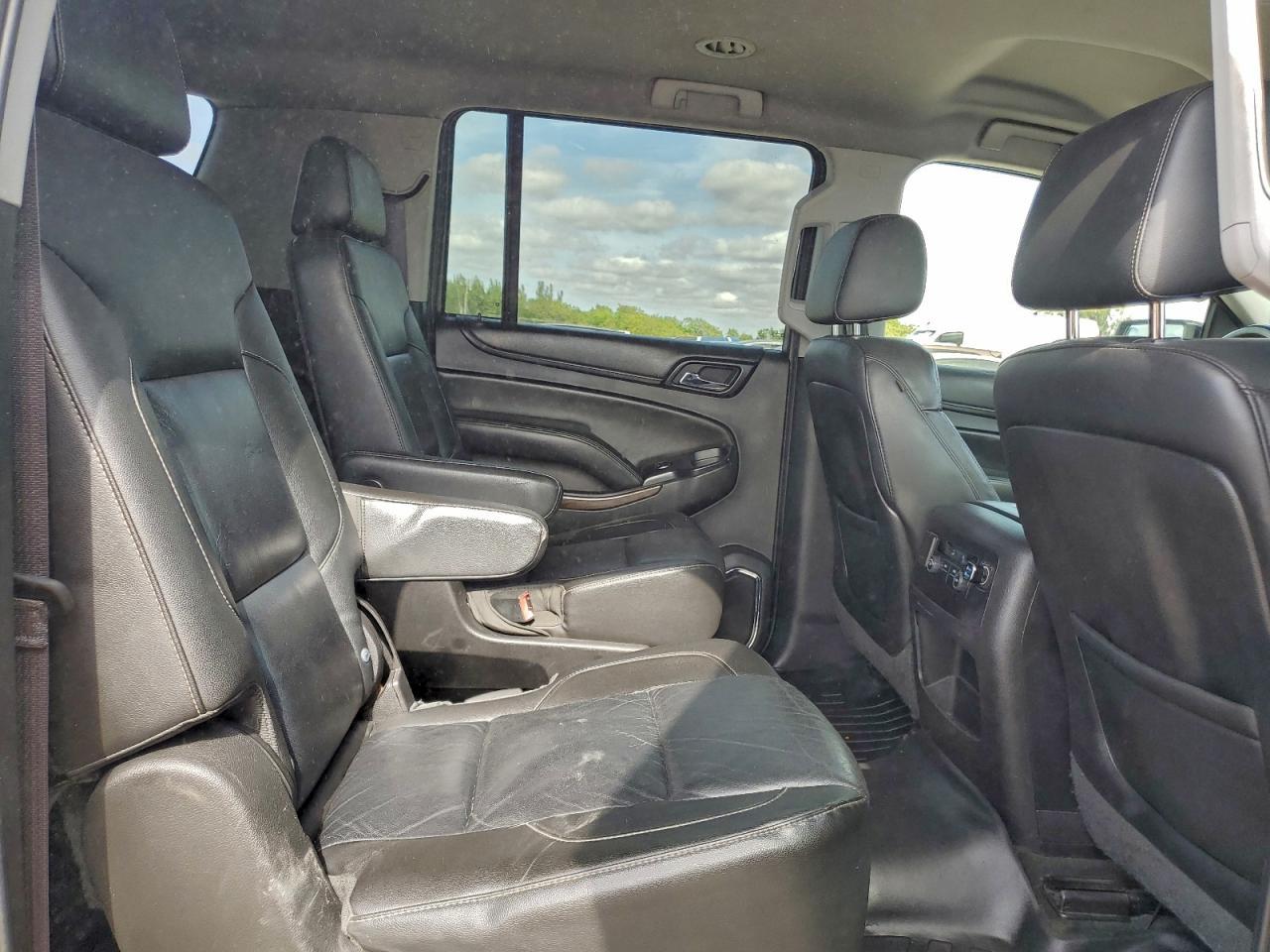 2015 CHEVROLET Suburban