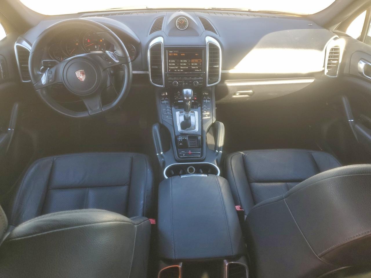 2014 PORSCHE CAYENNE