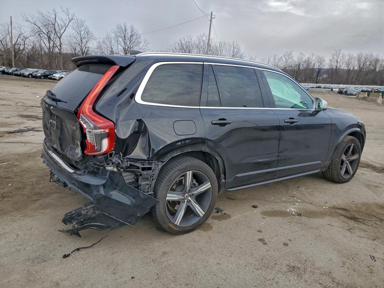 2016 VOLVO XC90