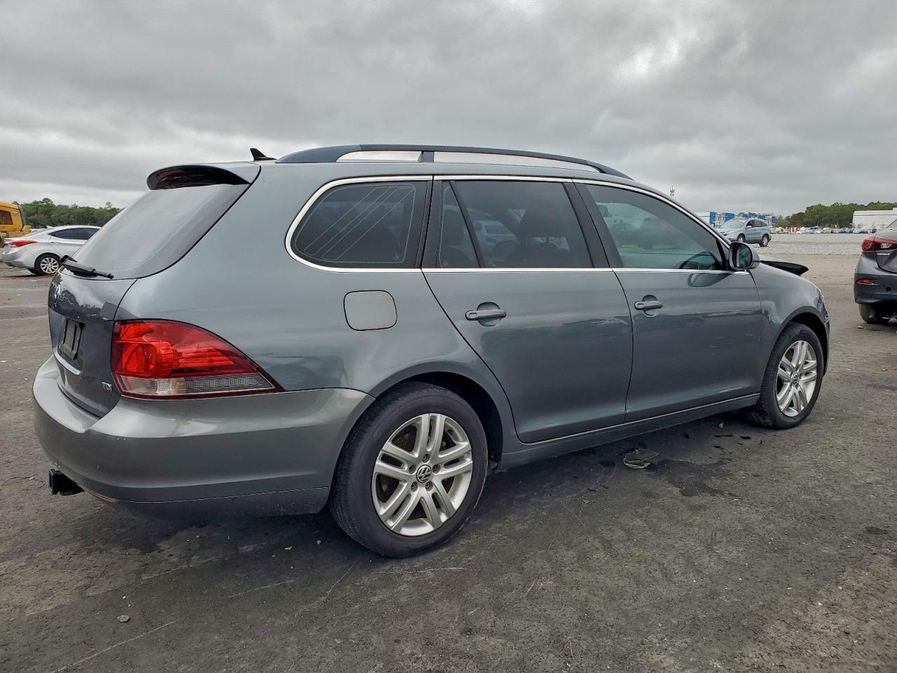 2011 VOLKSWAGEN JETTA