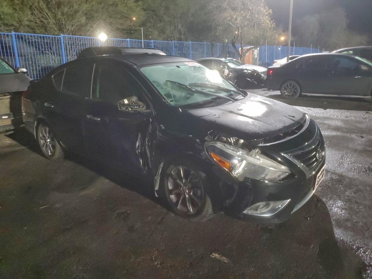 2015 NISSAN VERSA