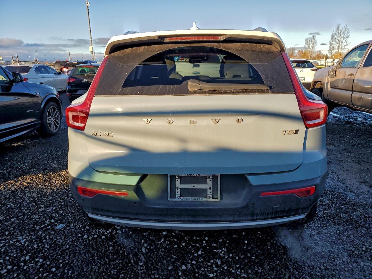 2019 VOLVO XC40