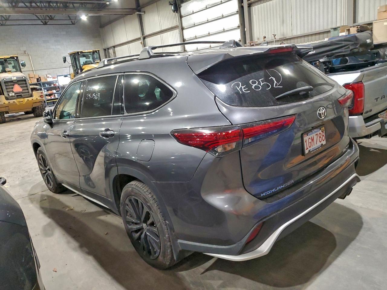 2023 TOYOTA HIGHLANDER