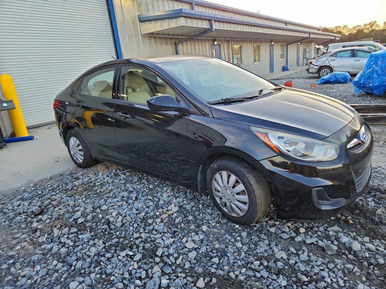 2013 HYUNDAI ACCENT