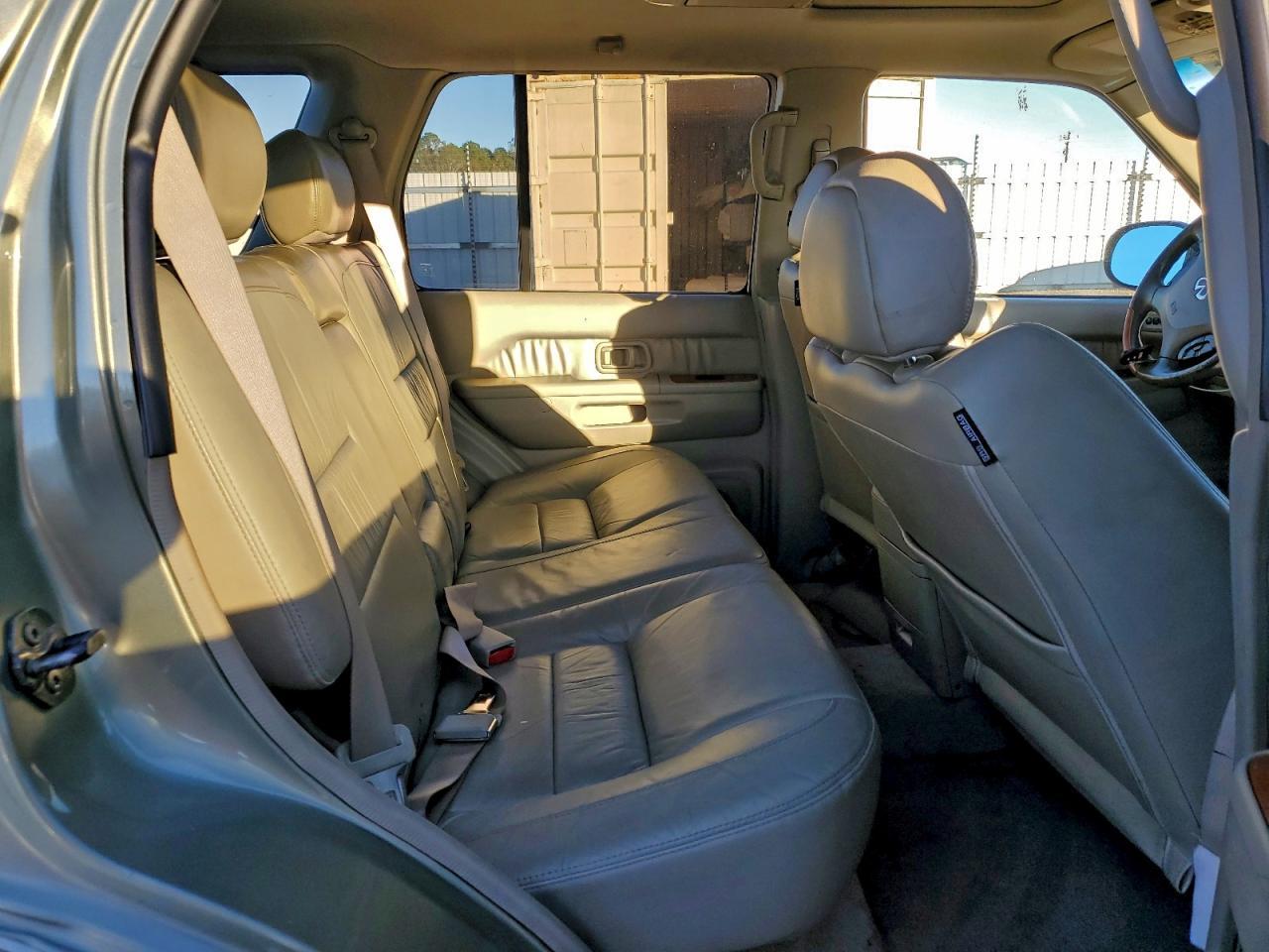 2003 INFINITI QX4
