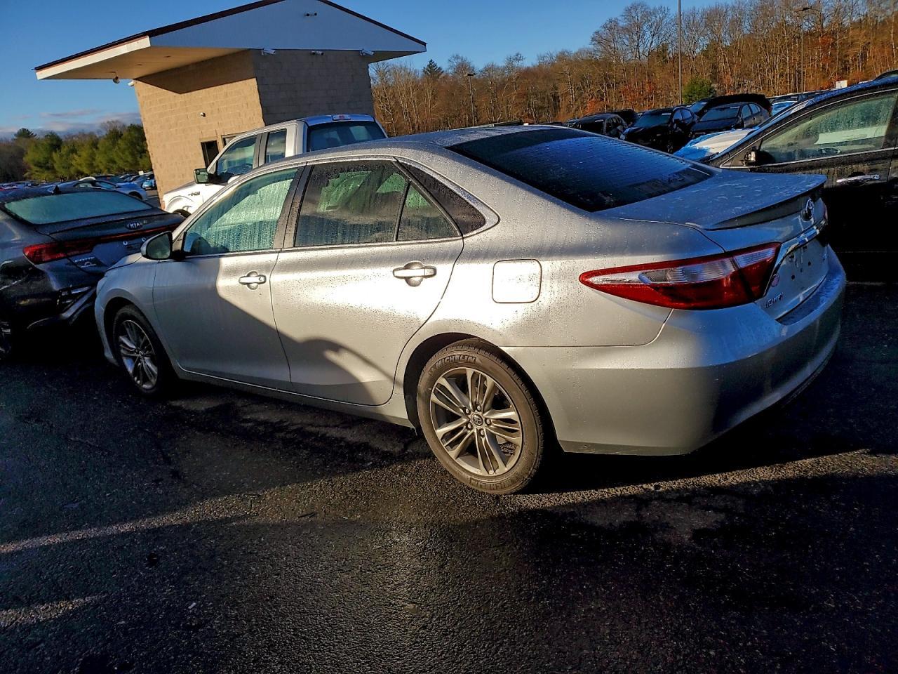2016 TOYOTA CAMRY