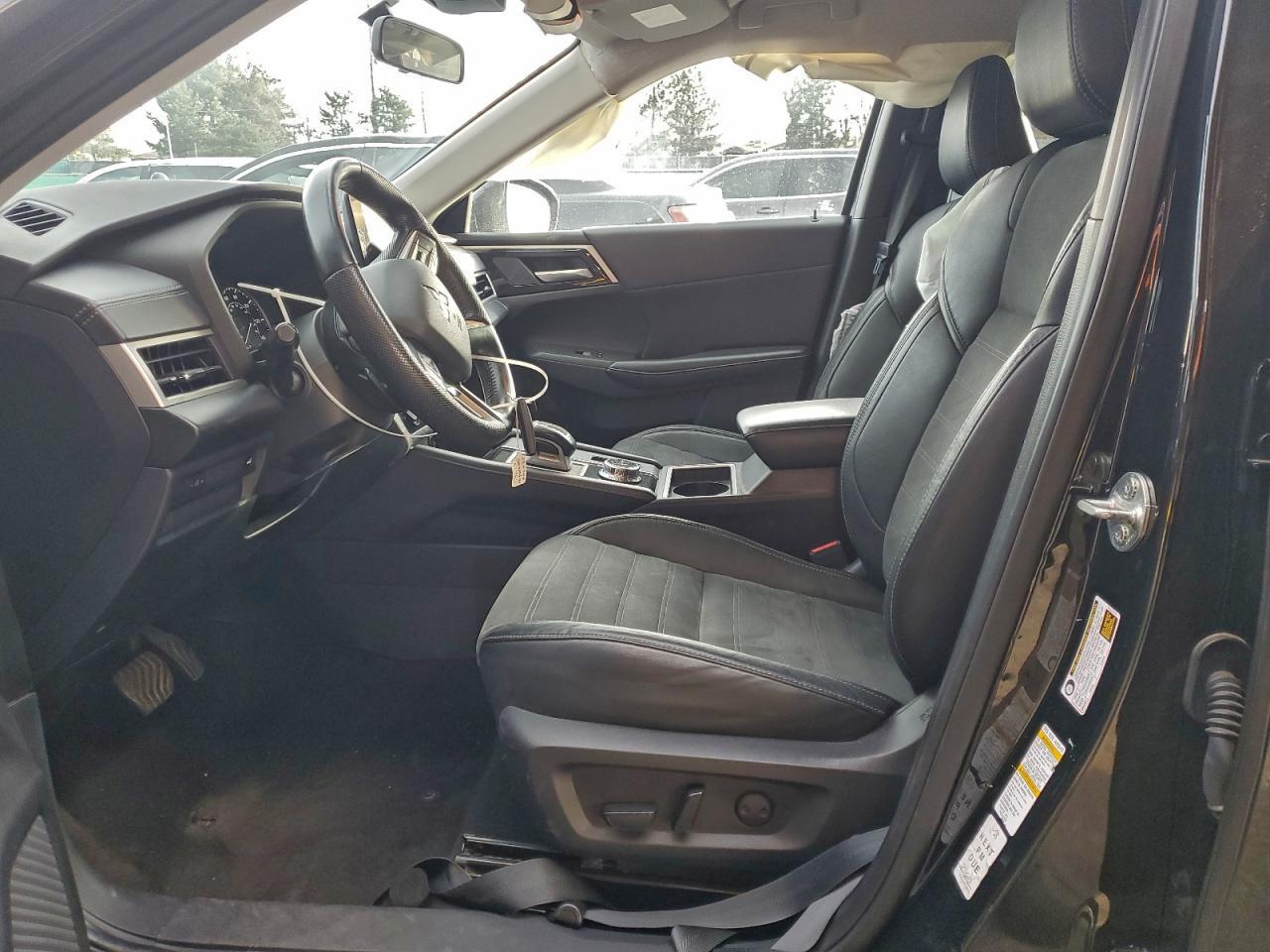 2023 MITSUBISHI outlander