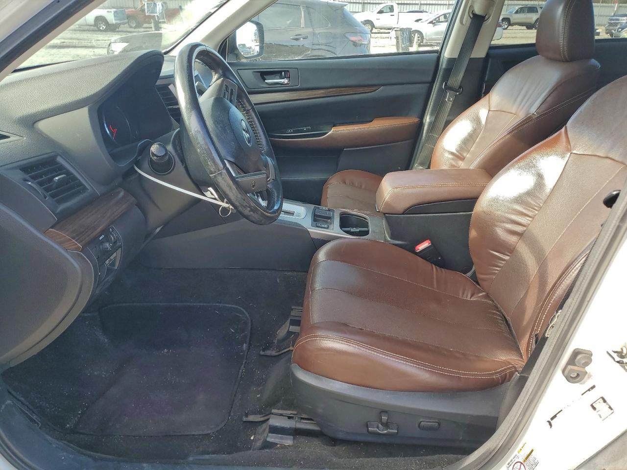 2013 SUBARU Outback