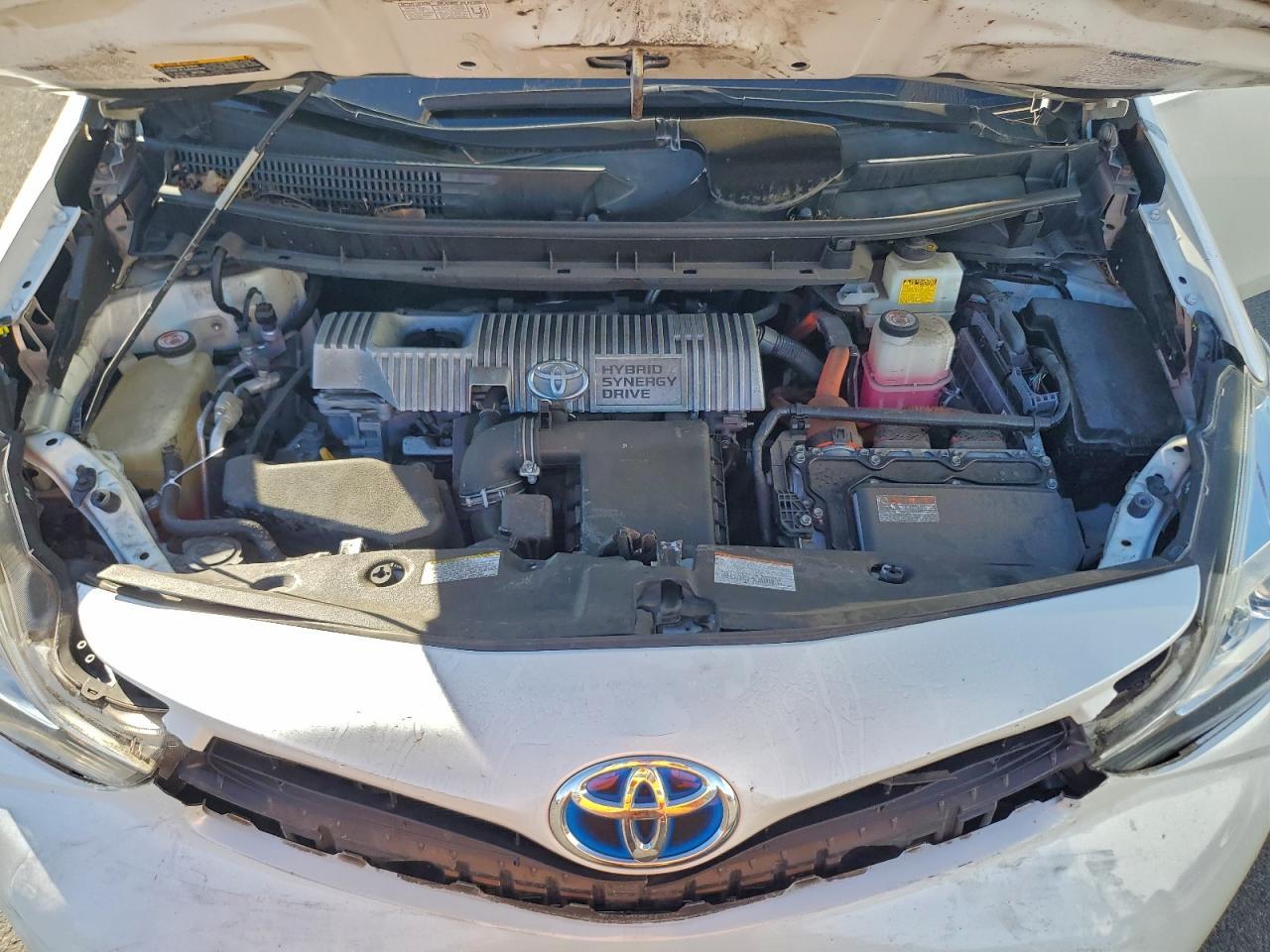 2017 TOYOTA PRIUS V
