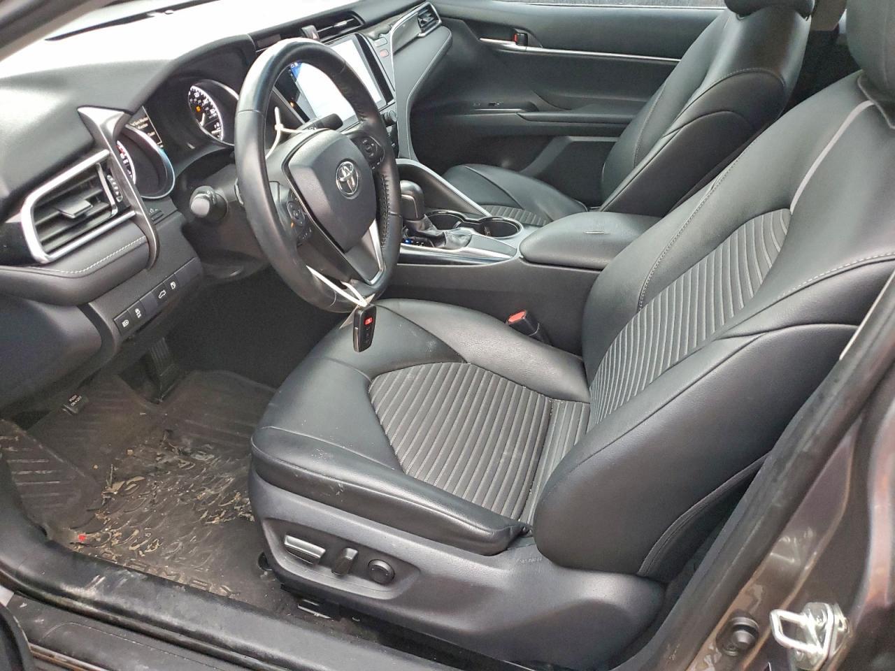 2018 TOYOTA CAMRY