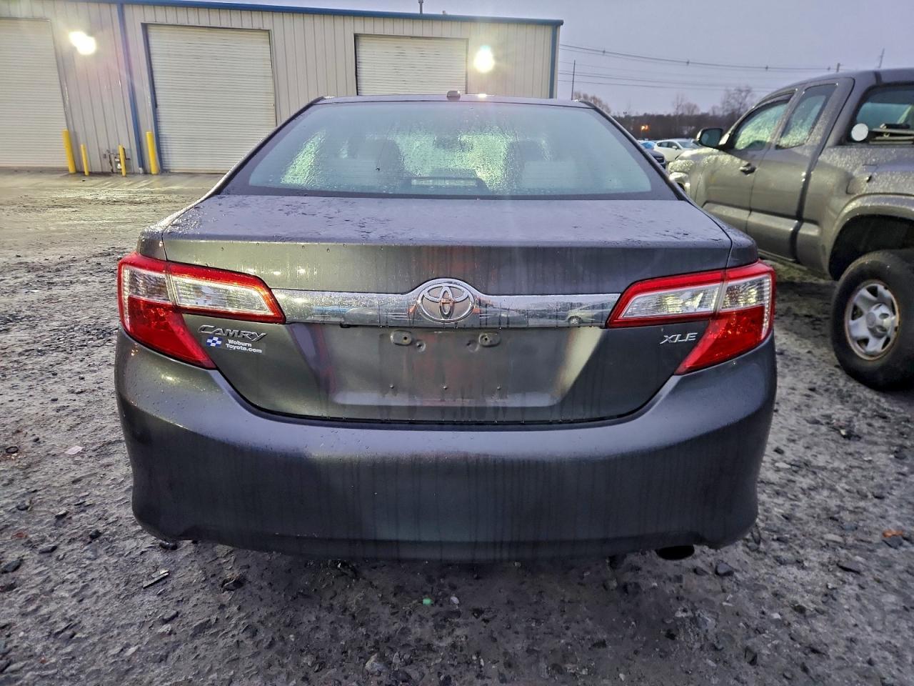 2014 TOYOTA CAMRY