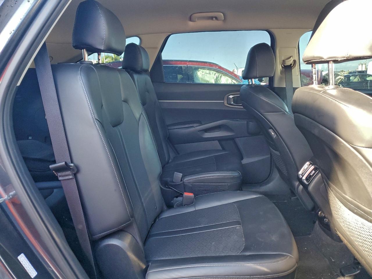 2023 KIA SORENTO