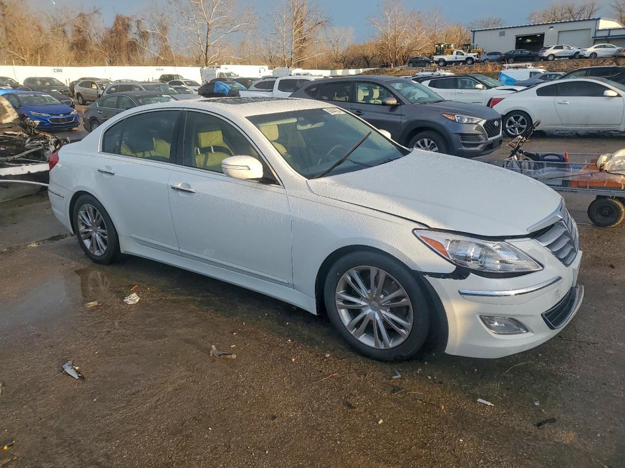 2013 HYUNDAI GENESIS
