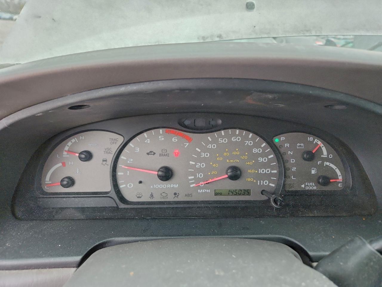 2002 TOYOTA Sequoia