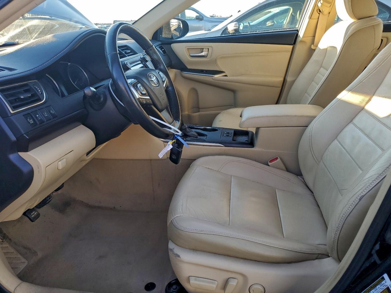2016 TOYOTA CAMRY