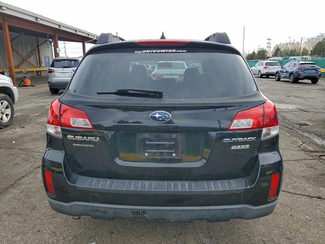 2013 SUBARU Outback