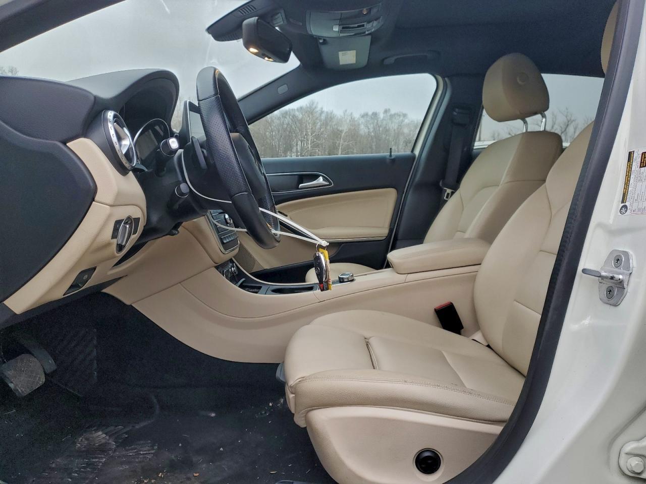 2016 MERCEDES-BENZ GLA-Class