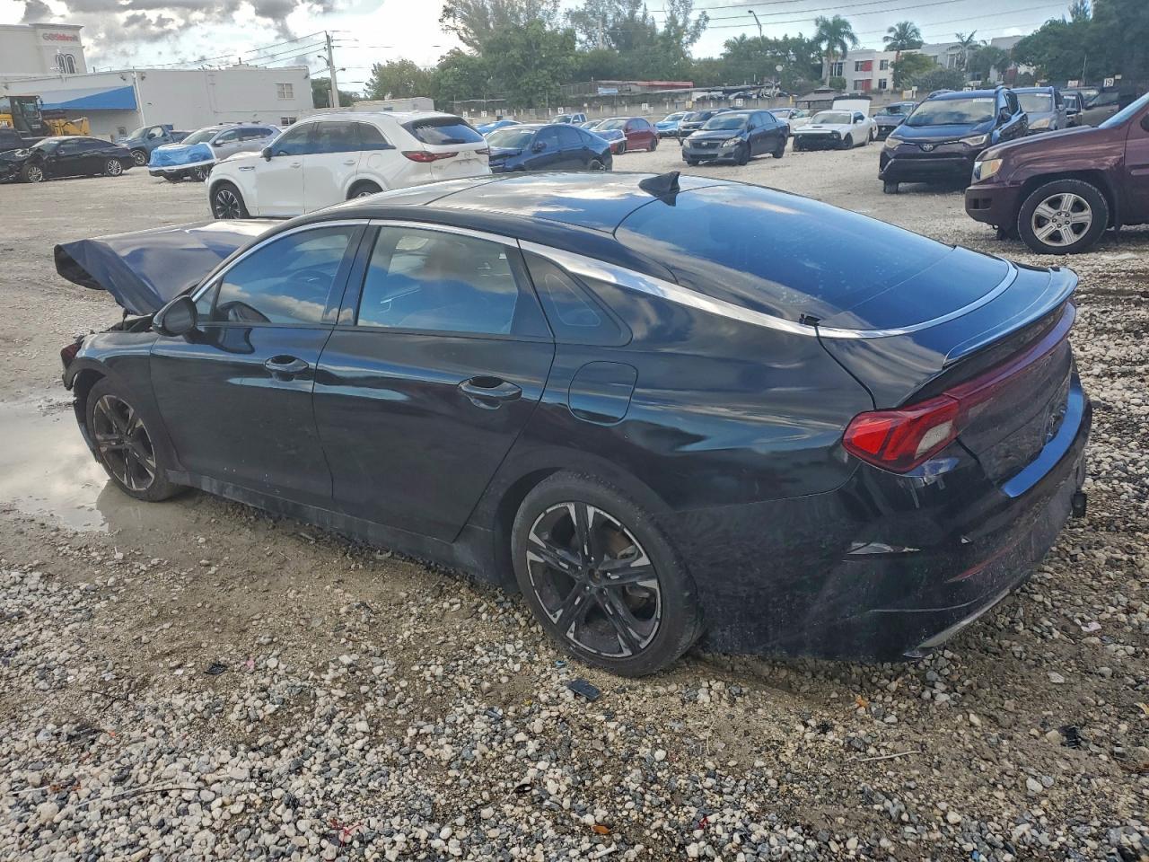 2022 KIA K5