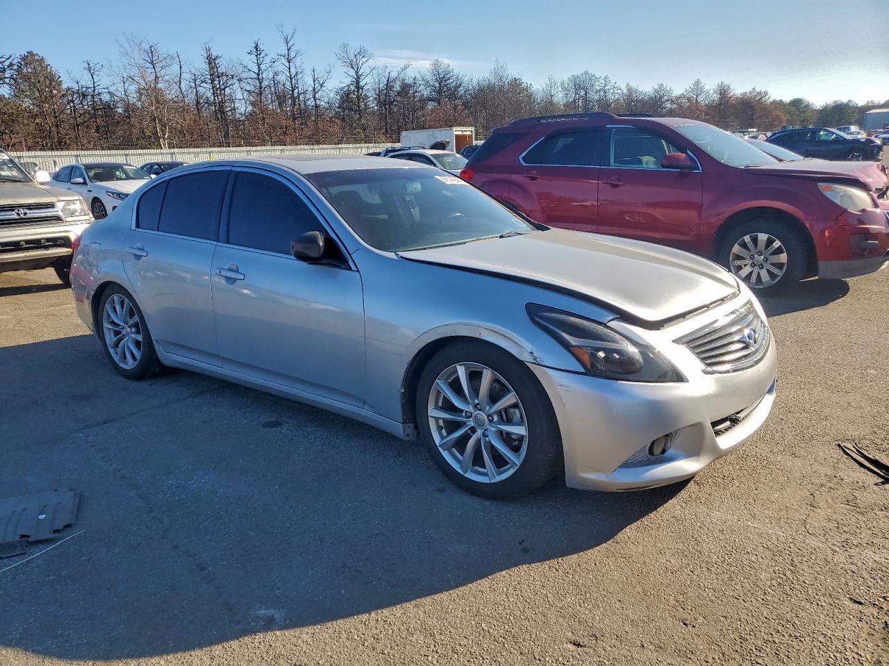 2012 INFINITI G37