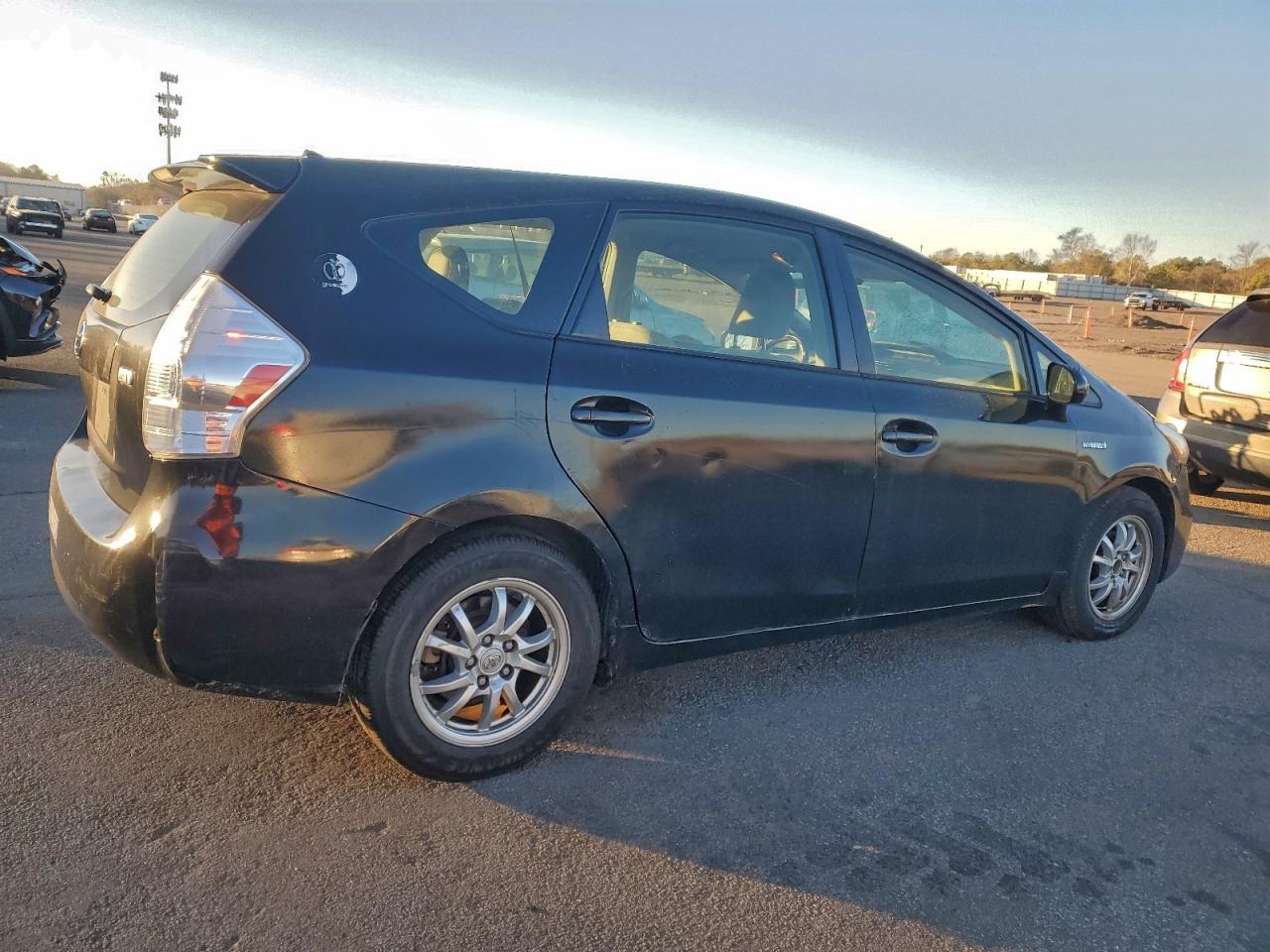 2012 TOYOTA PRIUS V