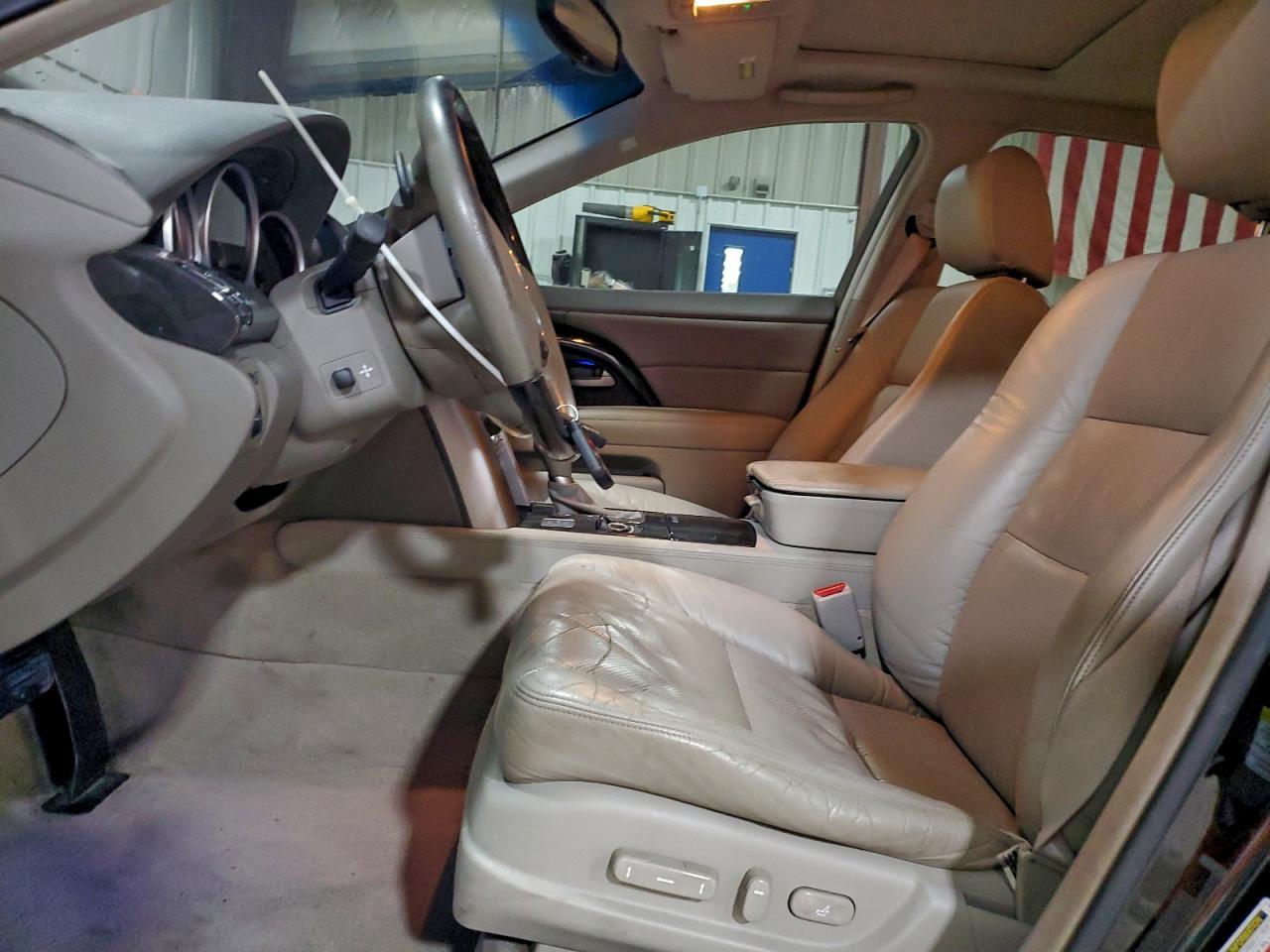 2011 ACURA RL