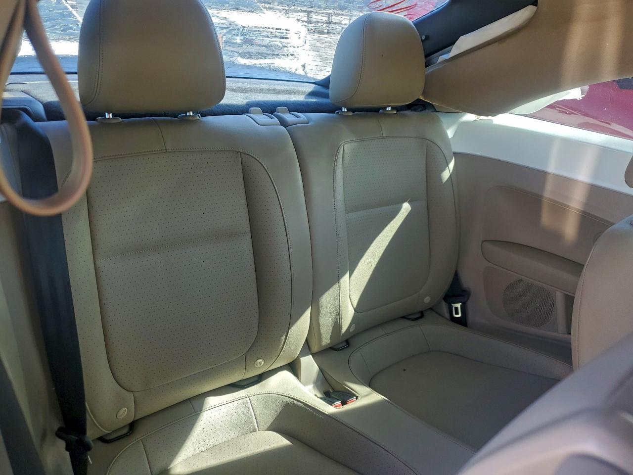 2018 VOLKSWAGEN Beetle