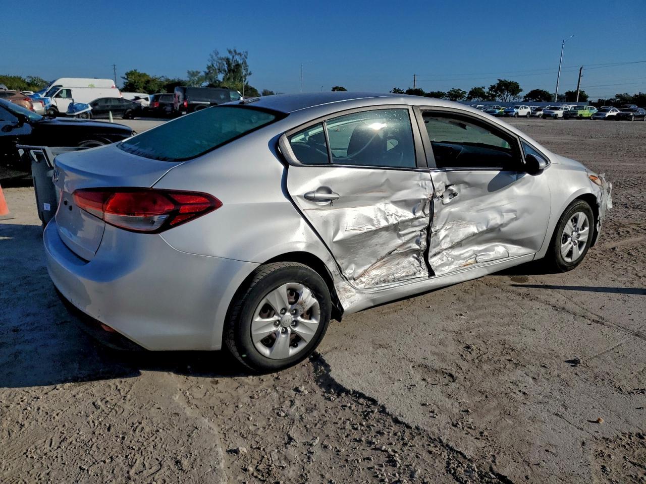 2017 KIA FORTE