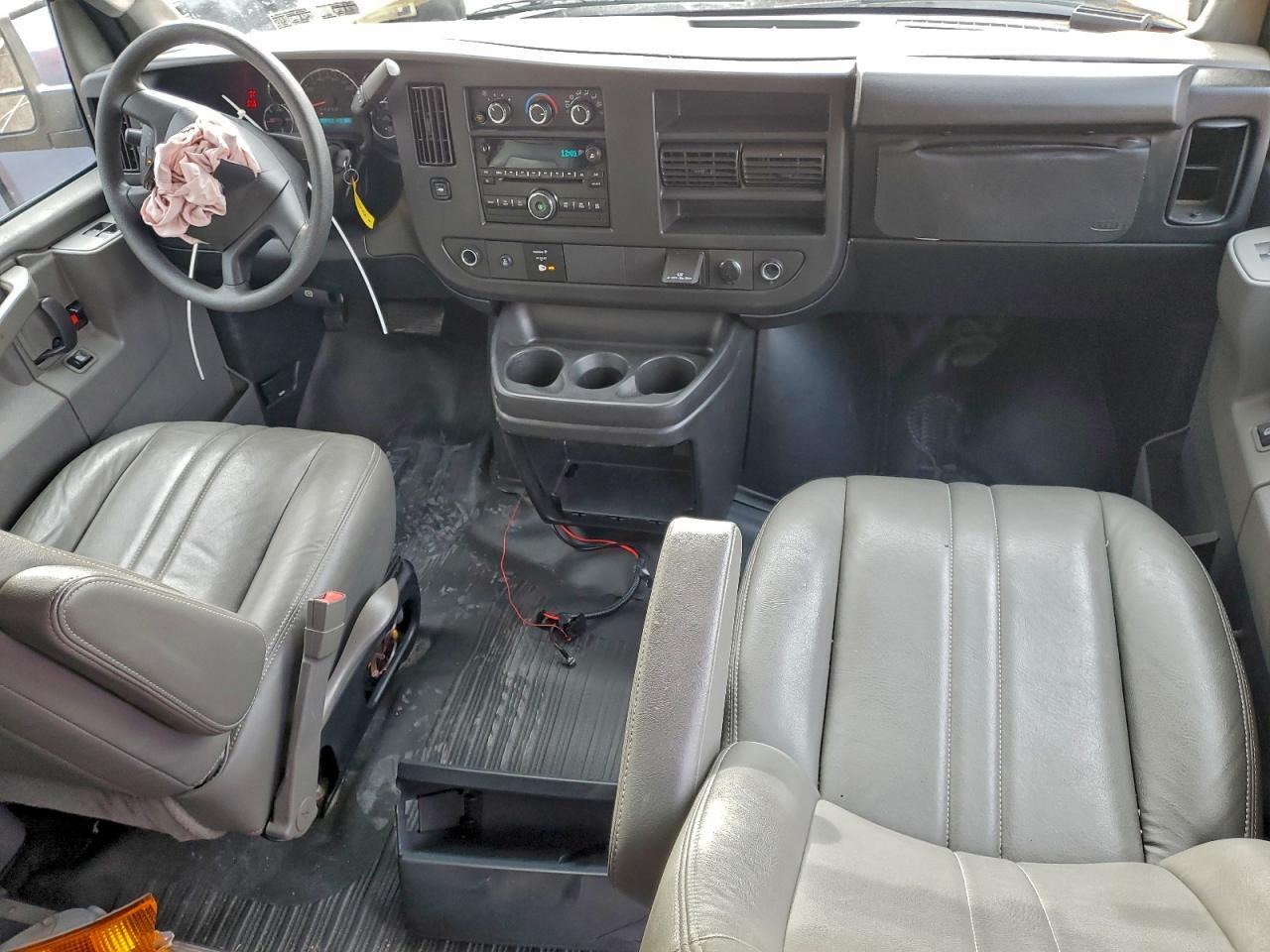2017 GMC Savana