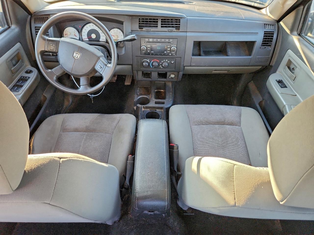 2011 DODGE Dakota