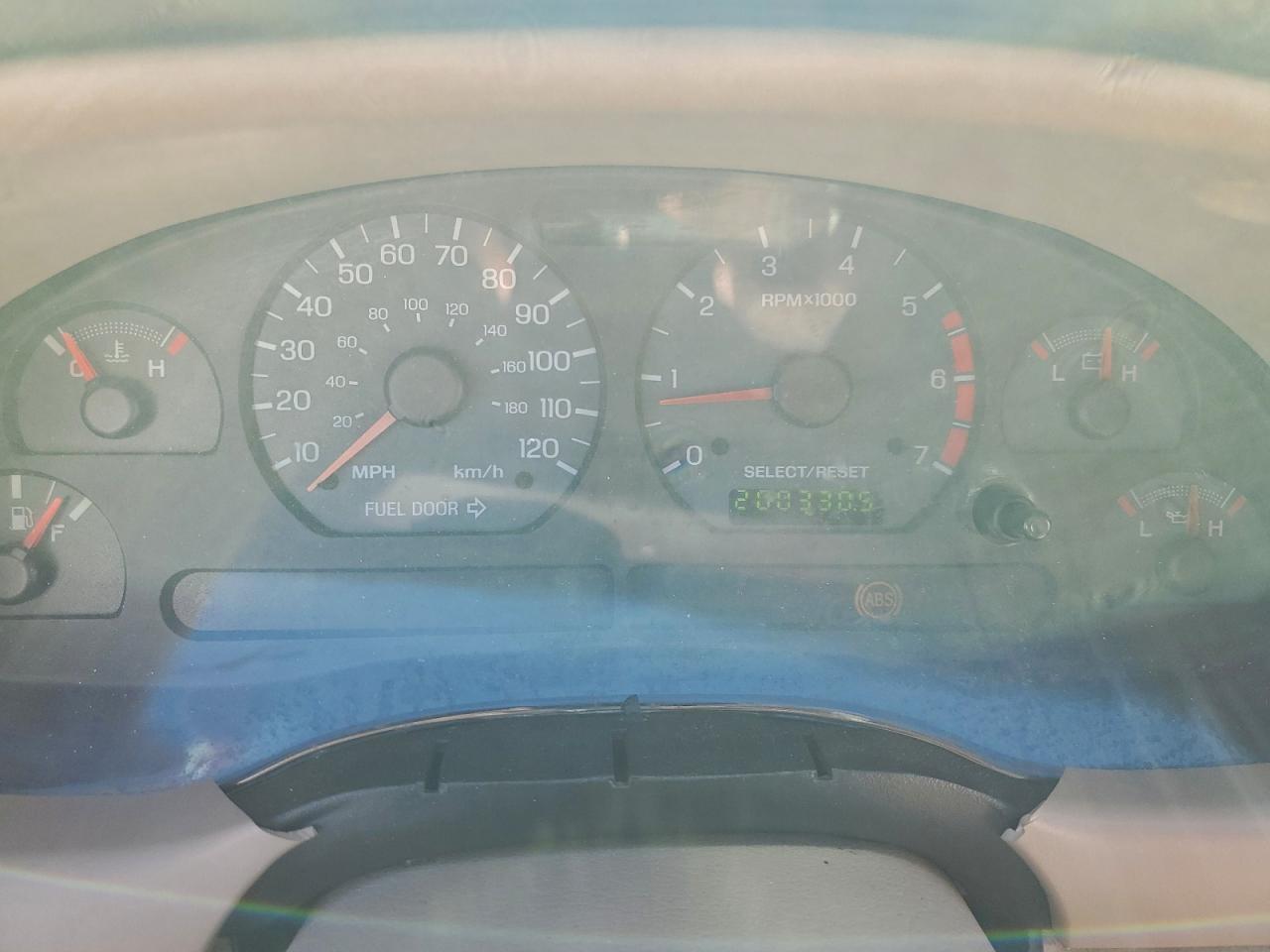 2003 FORD MUSTANG
