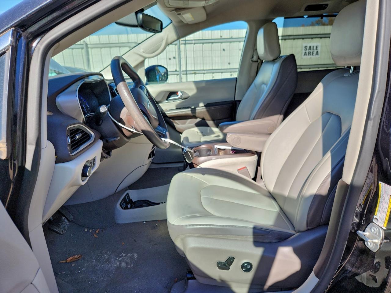 2021 CHRYSLER Voyager