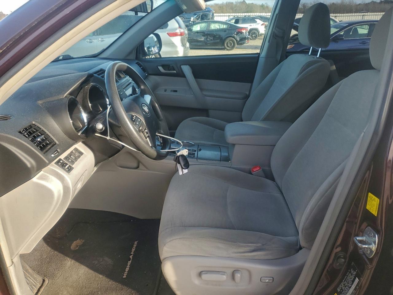 2011 TOYOTA HIGHLANDER