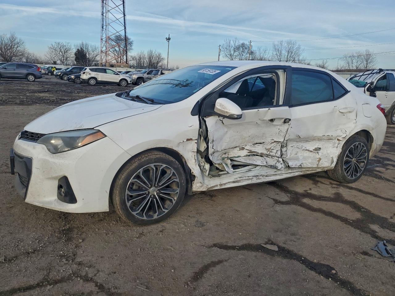 2015 TOYOTA COROLLA