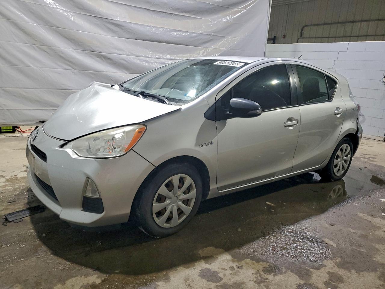 2013 TOYOTA Prius c