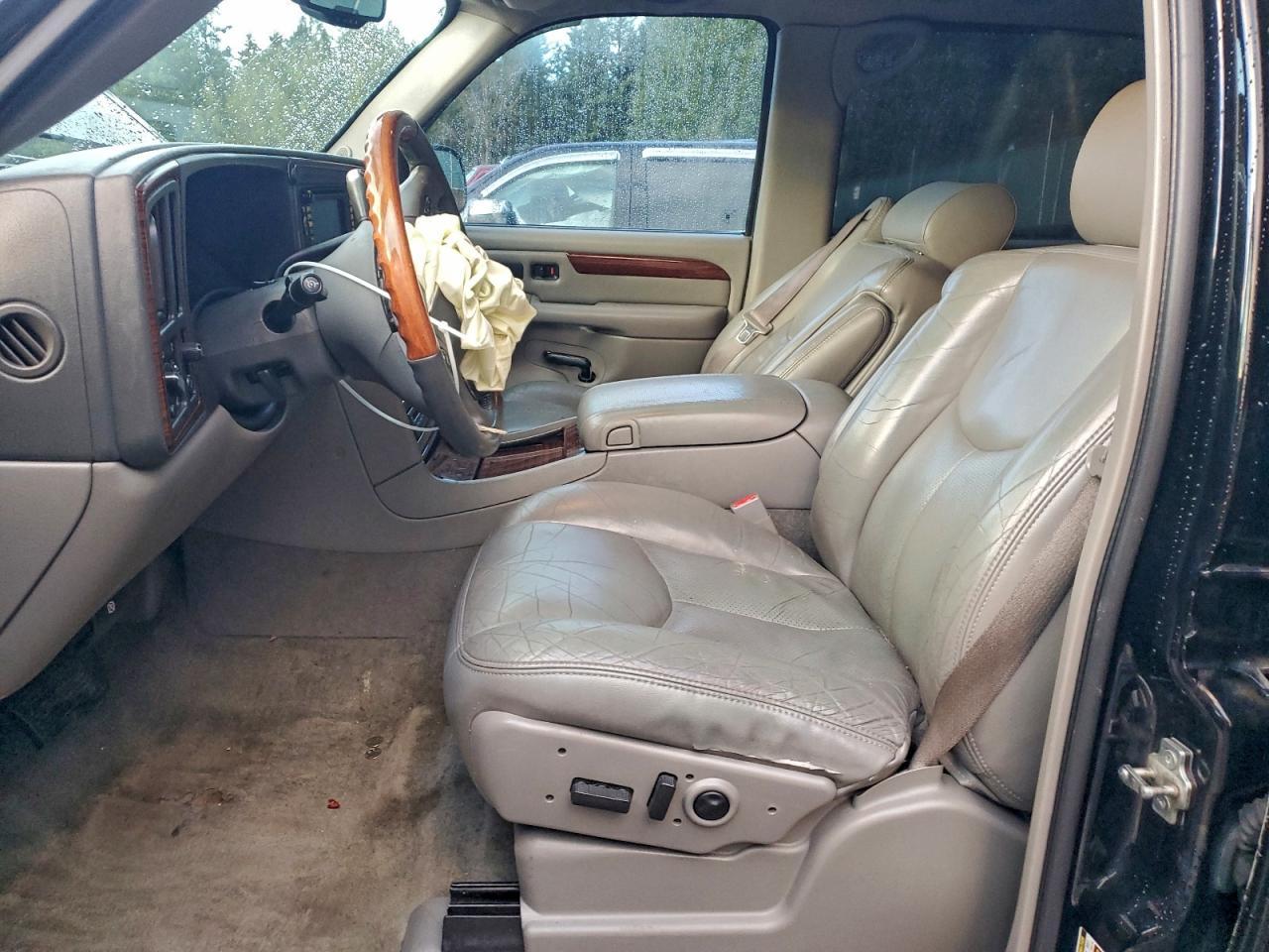 2004 CADILLAC Escalade ESV