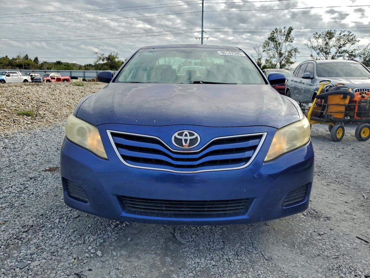 2011 TOYOTA CAMRY