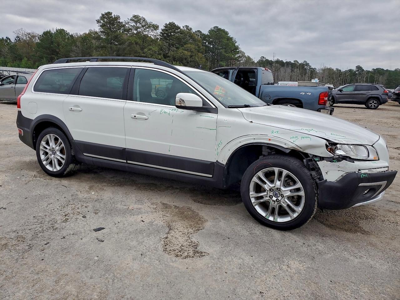2016 VOLVO XC70