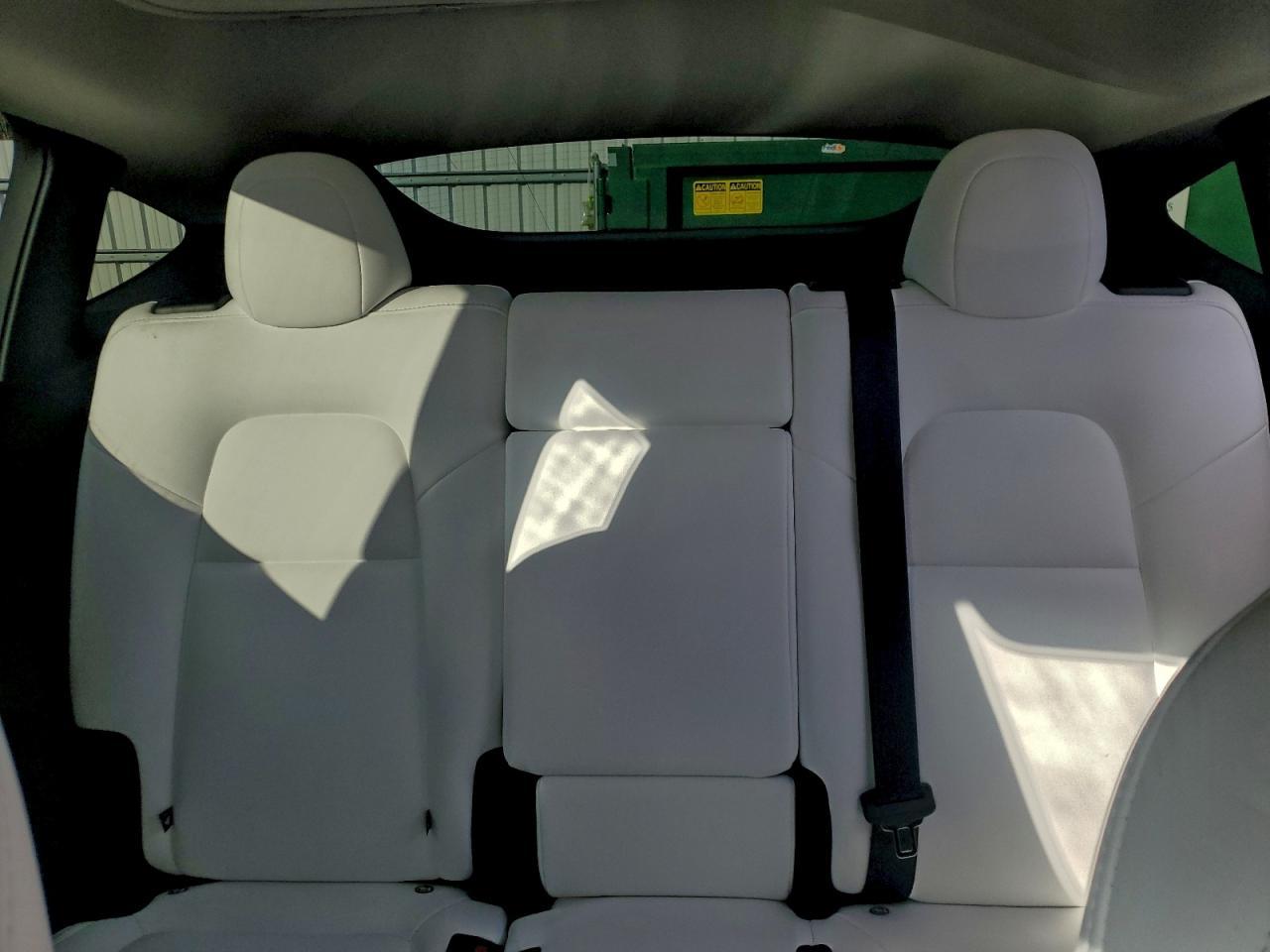 2025 TESLA MODEL Y