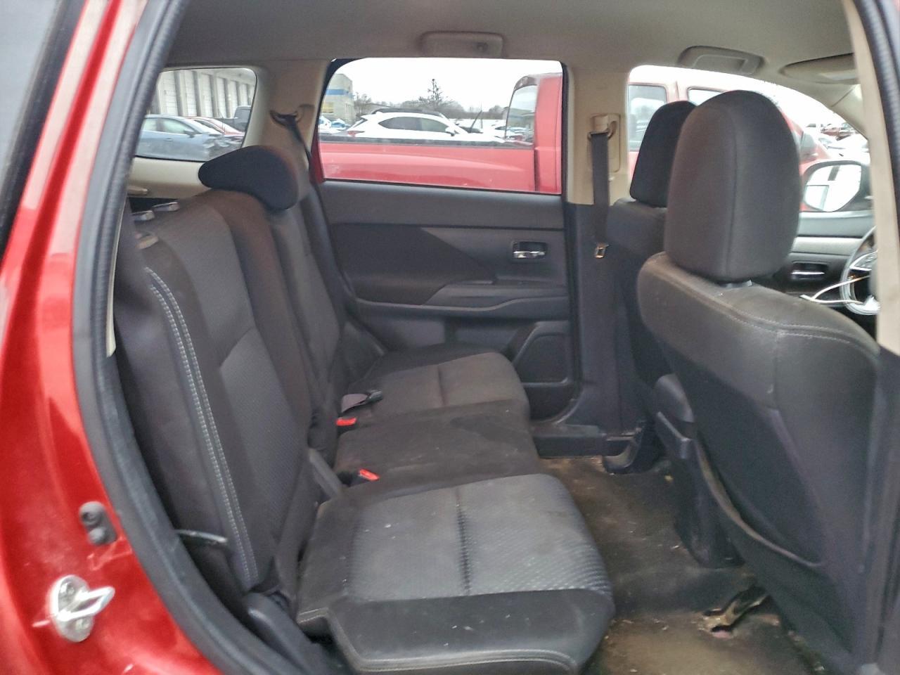 2016 MITSUBISHI outlander