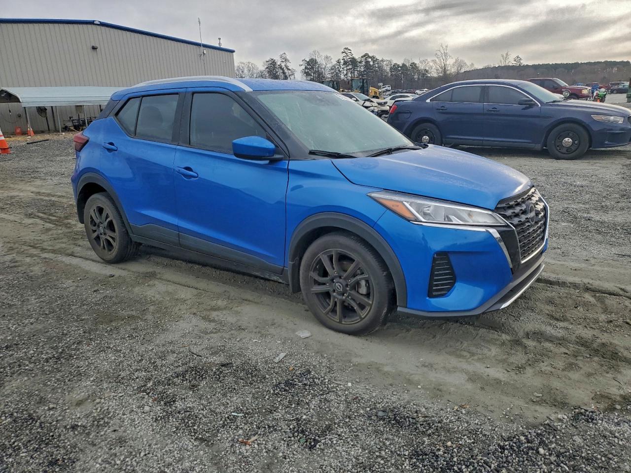 2024 NISSAN KICKS