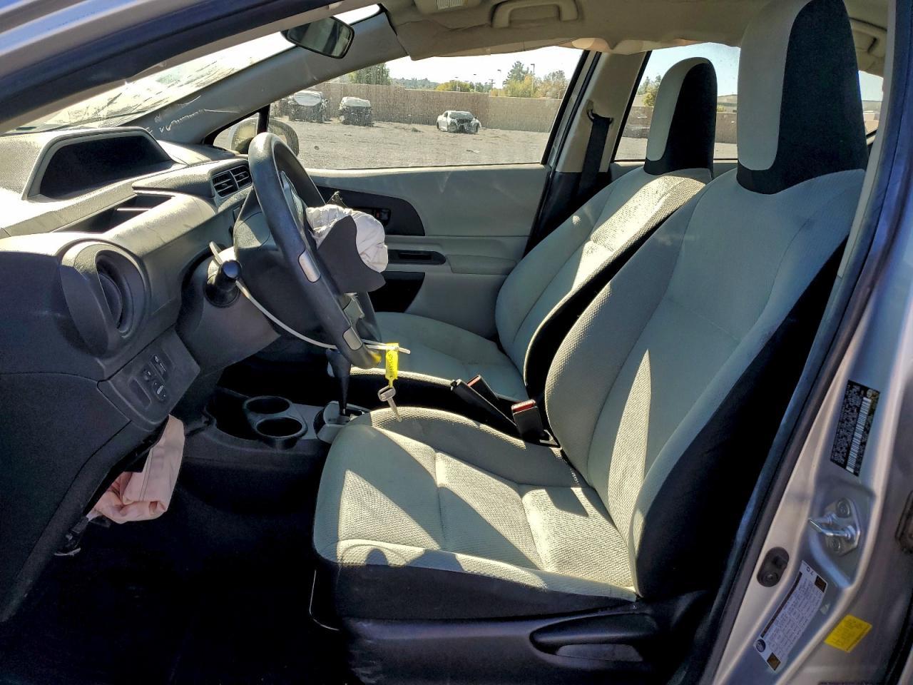 2014 TOYOTA Prius c
