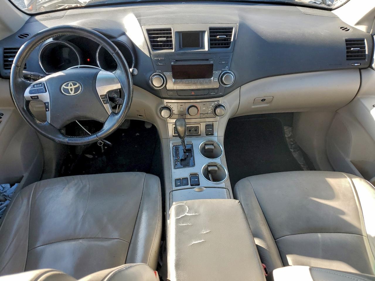 2011 TOYOTA HIGHLANDER