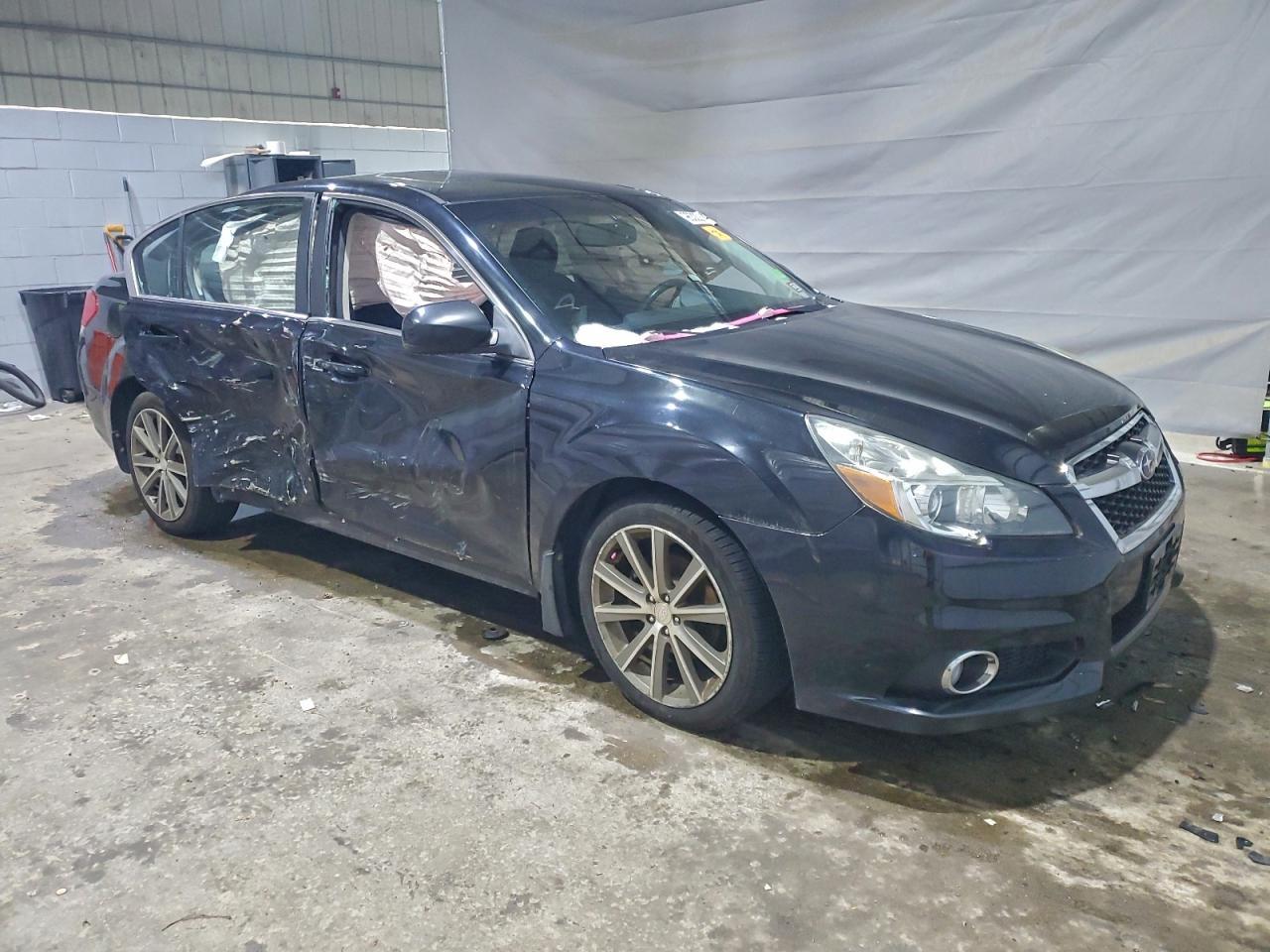 2014 SUBARU Legacy